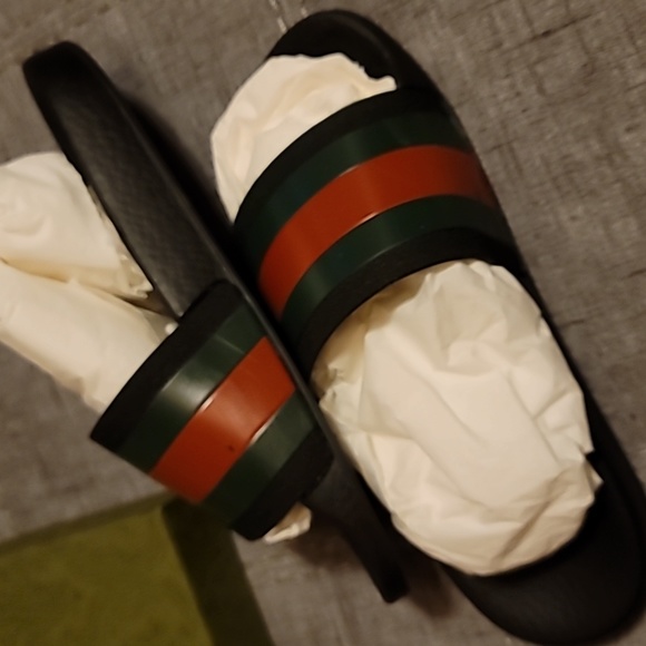 Authentic kids Gucci slides - Picture 3 of 9